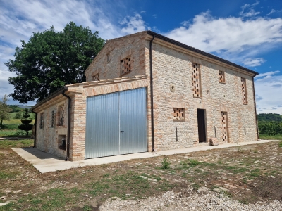 Demolizione e ricostruzione di ex fabbricato rurale